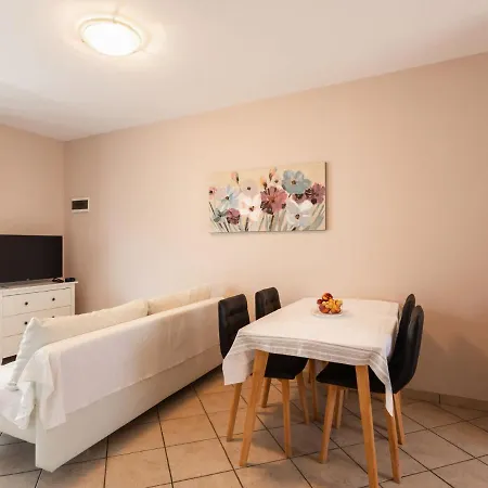 Apartment Tino-2 By Interhome